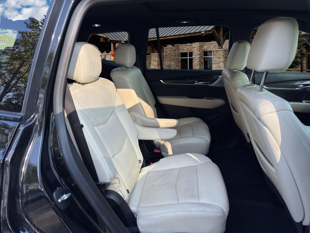used 2020 Cadillac XT6 car, priced at $25,991