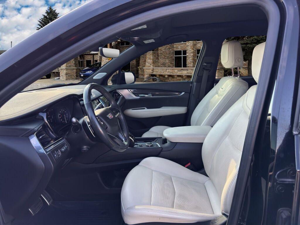 used 2020 Cadillac XT6 car, priced at $25,991