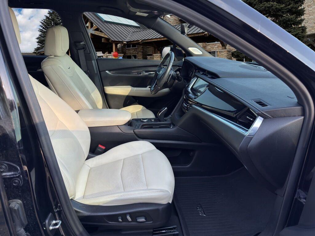 used 2020 Cadillac XT6 car, priced at $25,991