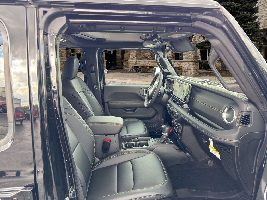 new 2025 Jeep Gladiator car, priced at $51,923