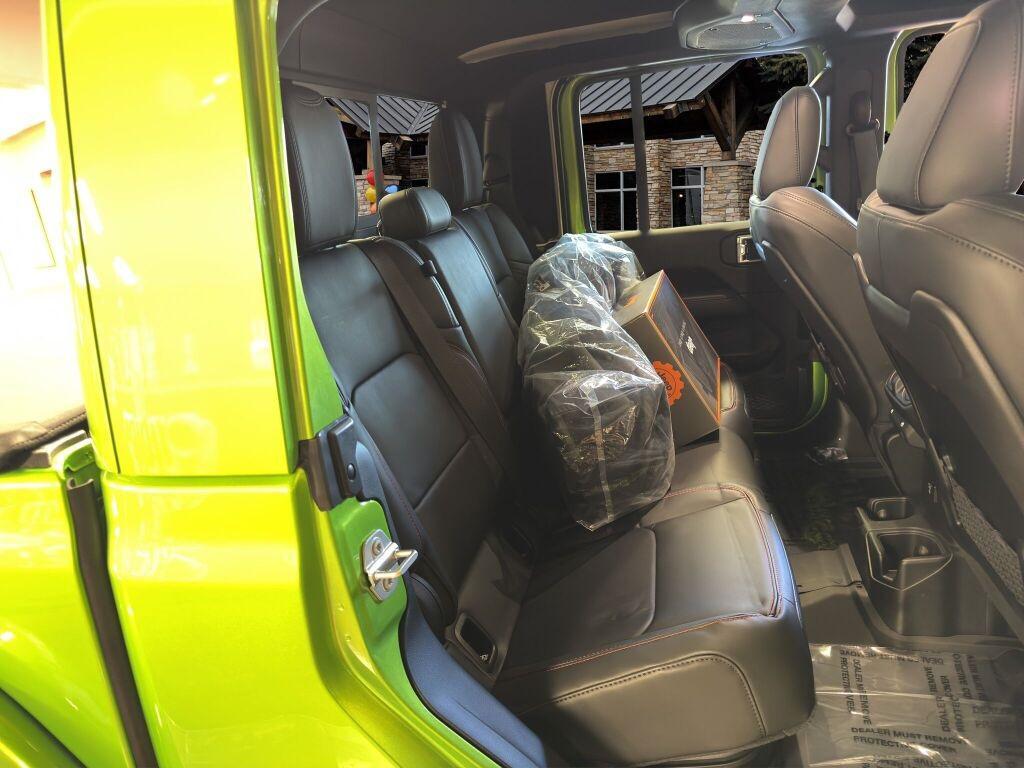 new 2025 Jeep Gladiator car, priced at $62,239