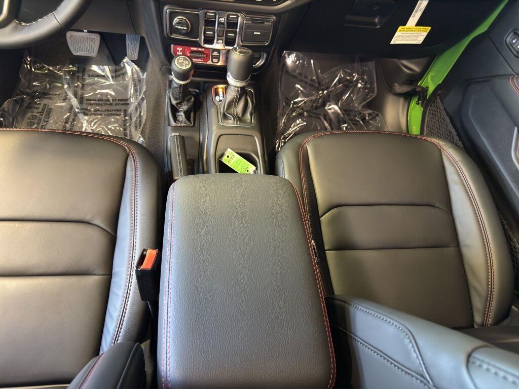 new 2025 Jeep Gladiator car, priced at $62,239