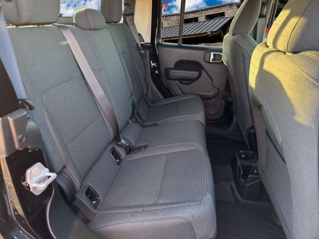 new 2025 Jeep Gladiator car, priced at $50,236