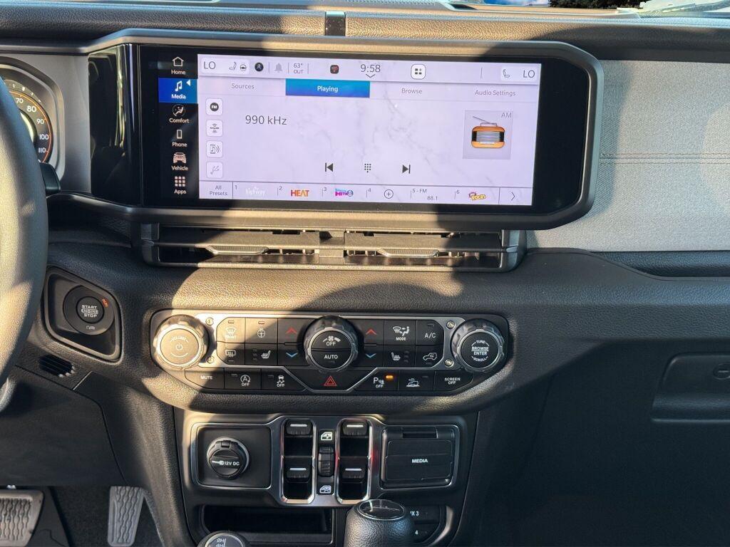 new 2025 Jeep Gladiator car, priced at $50,236