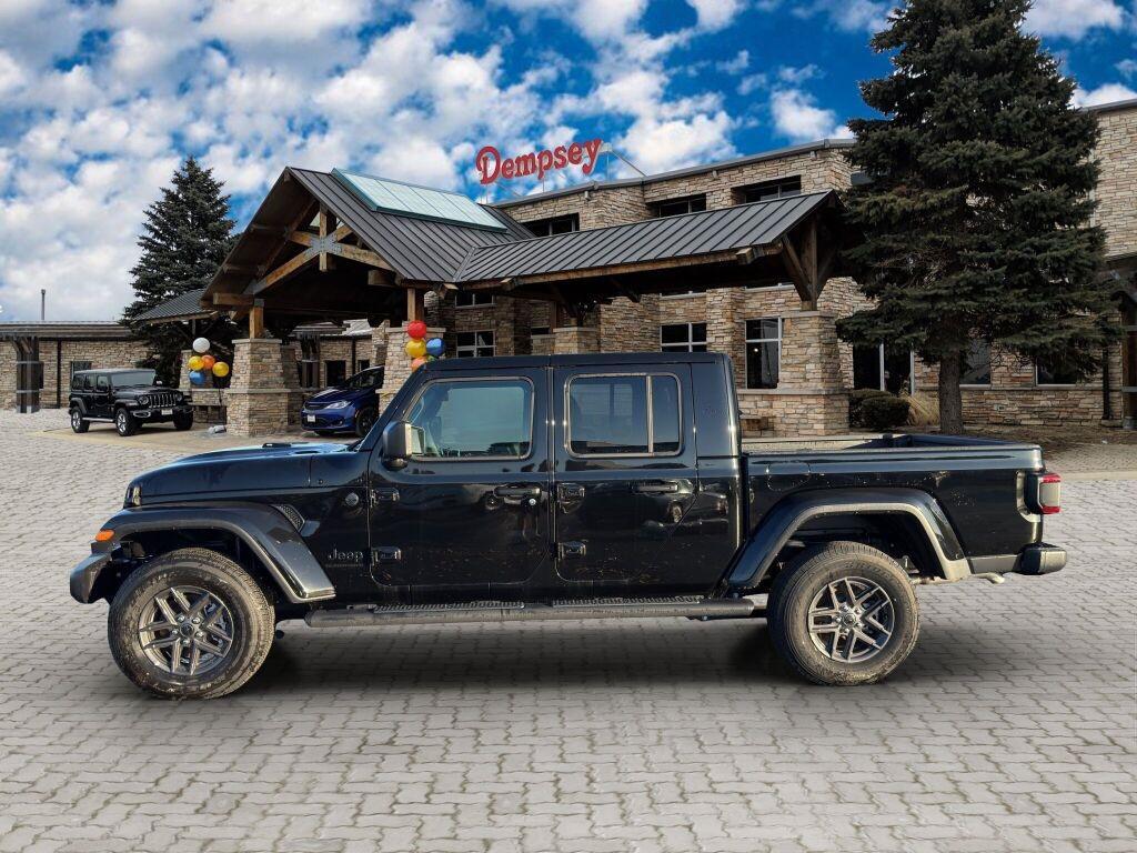 new 2025 Jeep Gladiator car, priced at $50,236