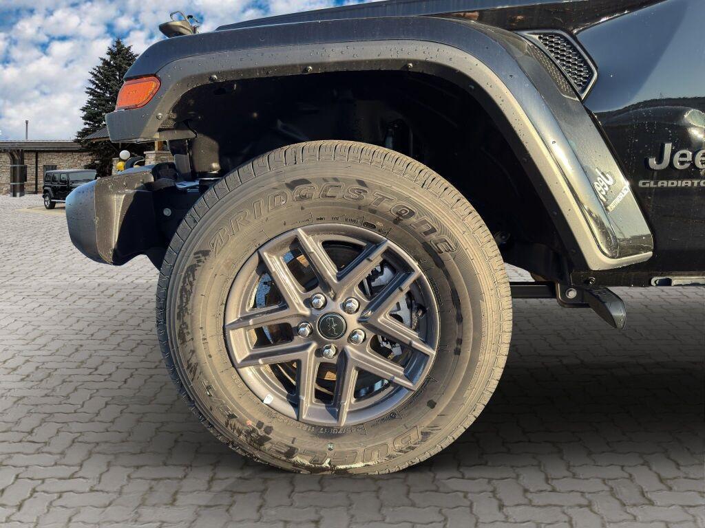 new 2025 Jeep Gladiator car, priced at $50,236