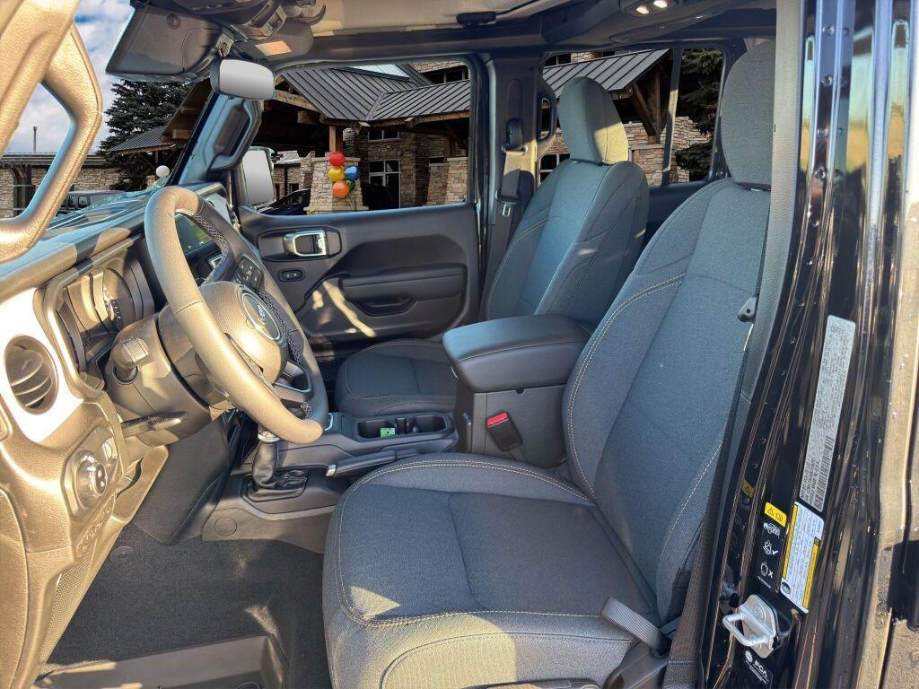 new 2025 Jeep Gladiator car, priced at $50,236