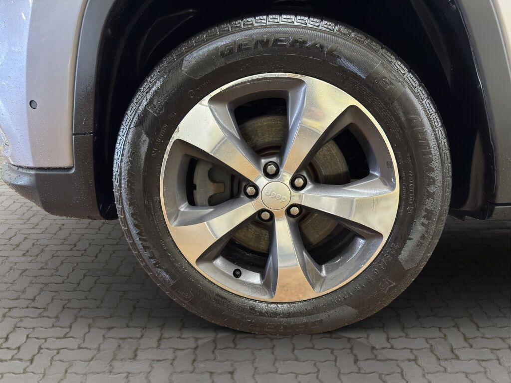 used 2019 Jeep Cherokee car, priced at $20,959