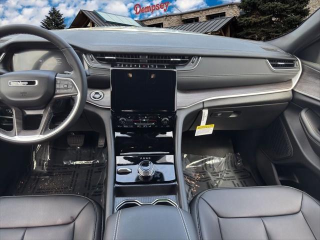 new 2025 Jeep Grand Cherokee car, priced at $44,013