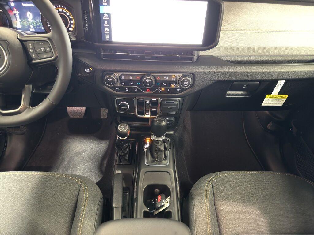 new 2025 Jeep Gladiator car, priced at $50,236