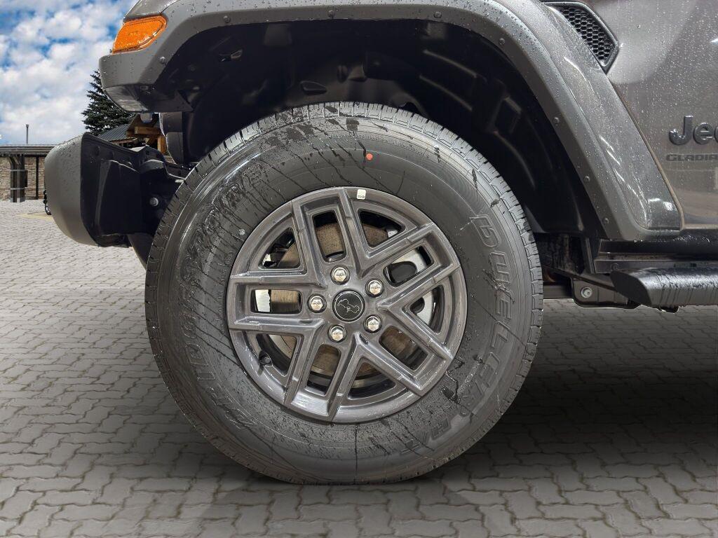 new 2025 Jeep Gladiator car, priced at $50,236