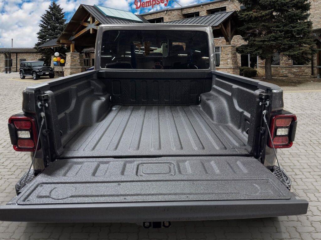 new 2025 Jeep Gladiator car, priced at $50,236