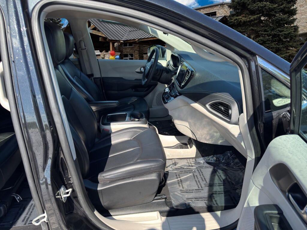 used 2023 Chrysler Pacifica Hybrid car, priced at $27,791
