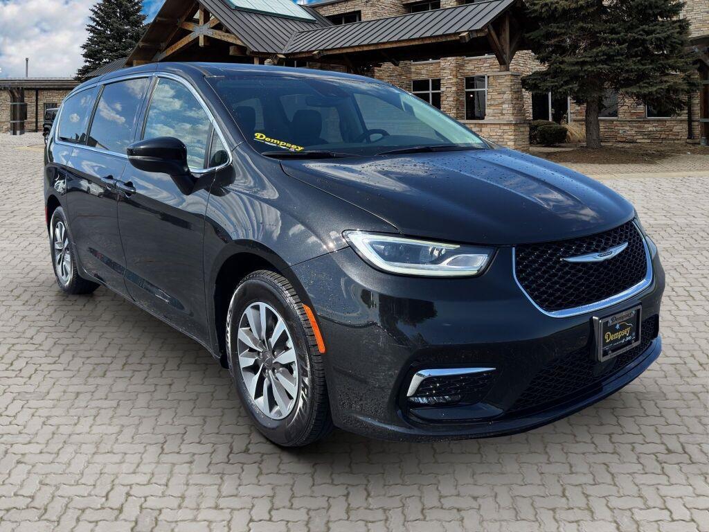 used 2023 Chrysler Pacifica Hybrid car, priced at $27,791