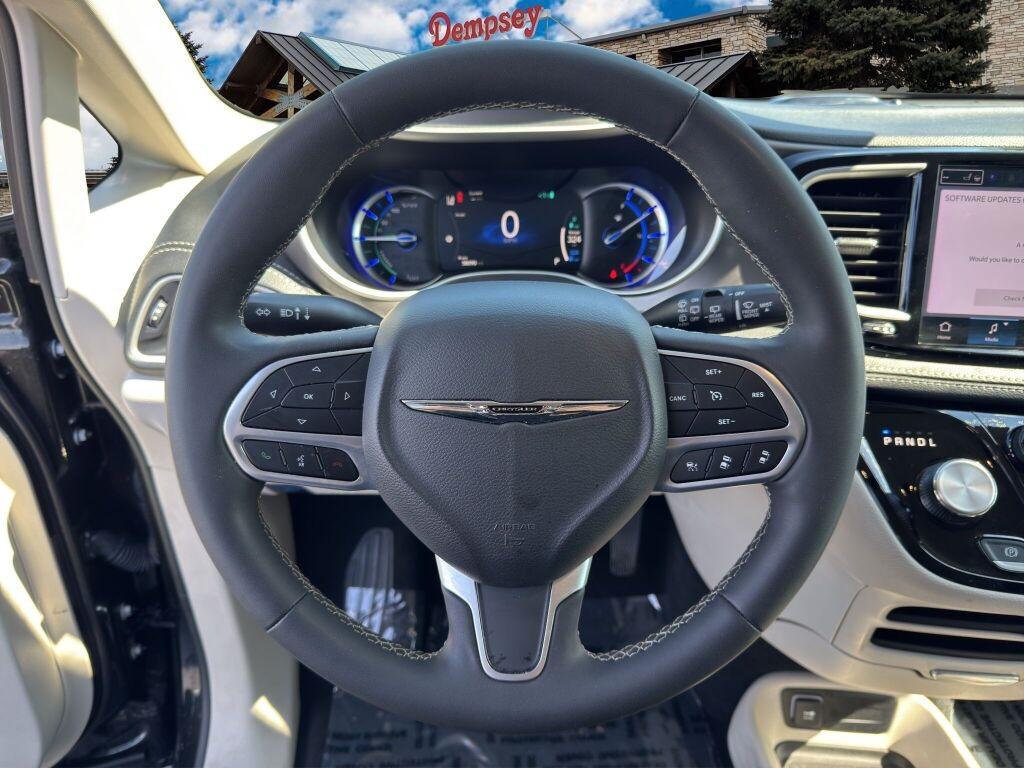 used 2023 Chrysler Pacifica Hybrid car, priced at $27,791
