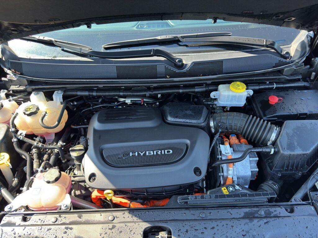 used 2023 Chrysler Pacifica Hybrid car, priced at $27,791