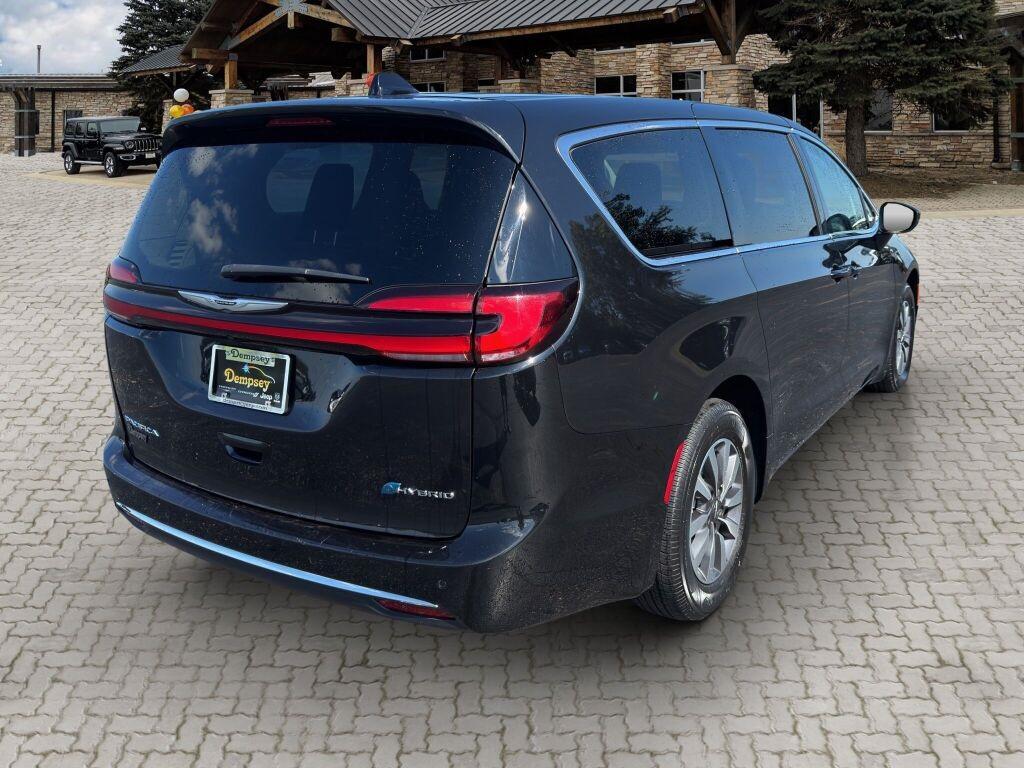 used 2023 Chrysler Pacifica Hybrid car, priced at $27,791
