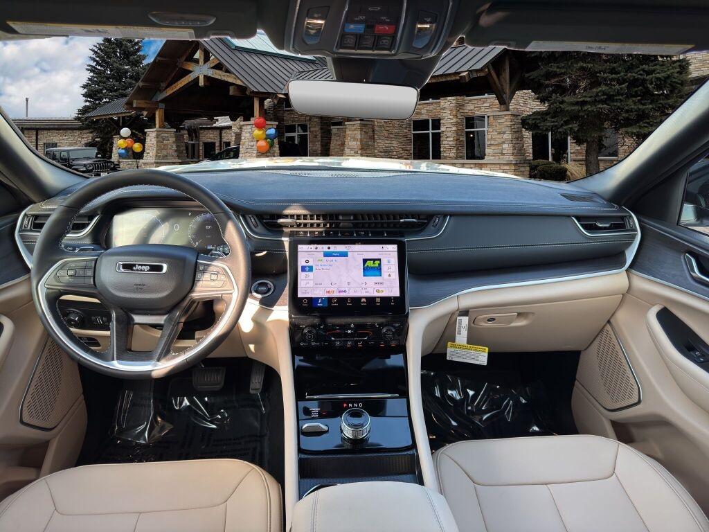 new 2025 Jeep Grand Cherokee car, priced at $51,835