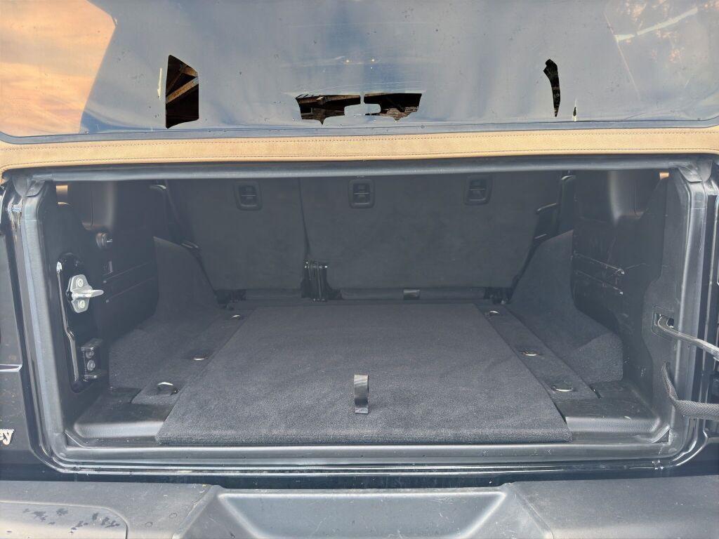 used 2021 Jeep Wrangler Unlimited car, priced at $38,744