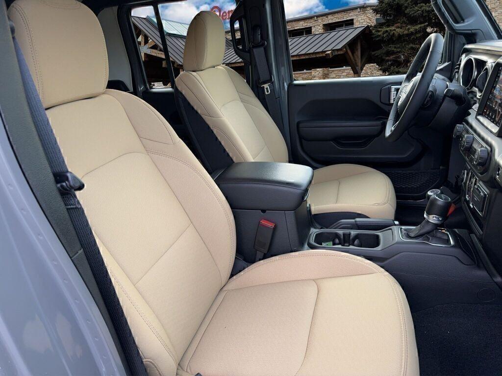 new 2023 Jeep Gladiator car, priced at $40,035