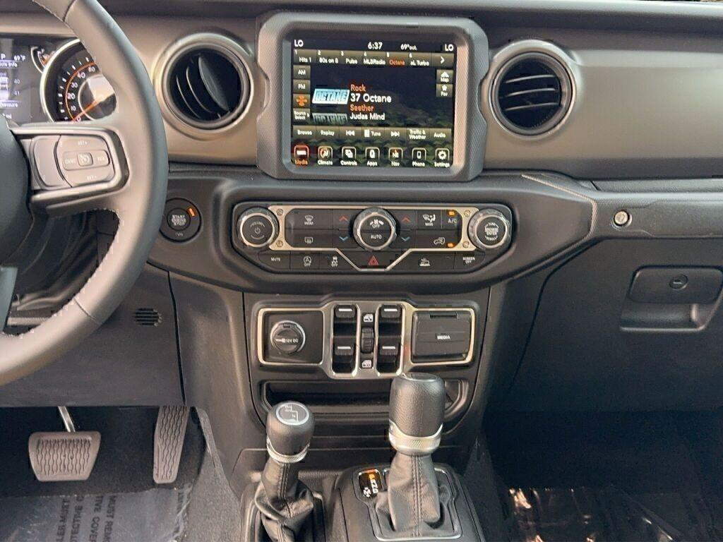 new 2023 Jeep Gladiator car, priced at $40,035