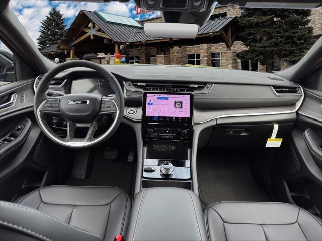 new 2025 Jeep Grand Cherokee car, priced at $48,290