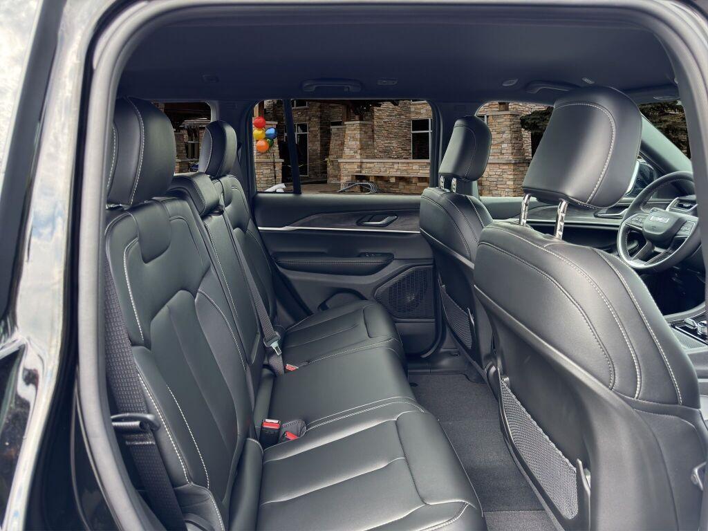 new 2025 Jeep Grand Cherokee car, priced at $43,831