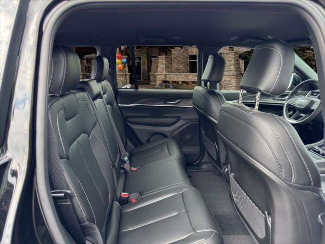 new 2025 Jeep Grand Cherokee car, priced at $48,290