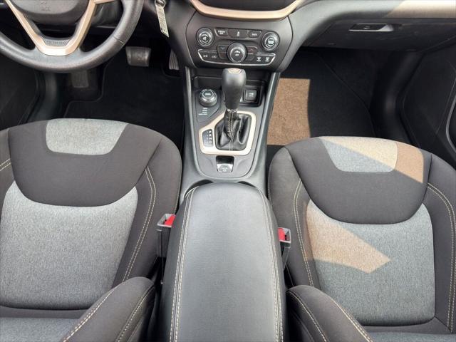 used 2018 Jeep Cherokee car