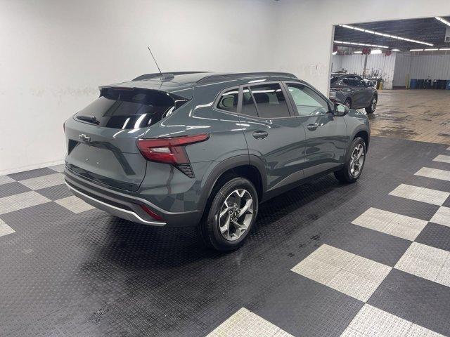 new 2025 Chevrolet Trax car