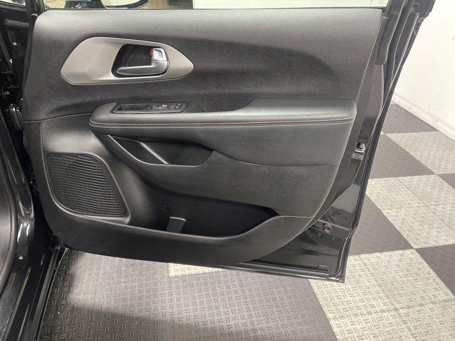 used 2024 Chrysler Pacifica Hybrid car, priced at $32,990