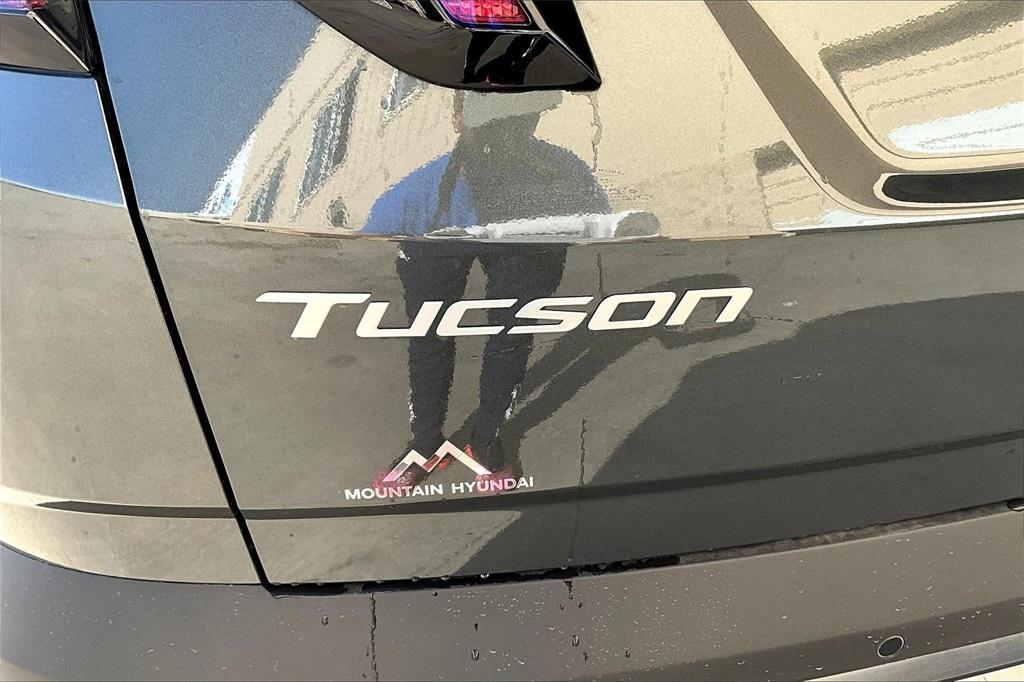 new 2025 Hyundai TUCSON Hybrid car, priced at $40,830