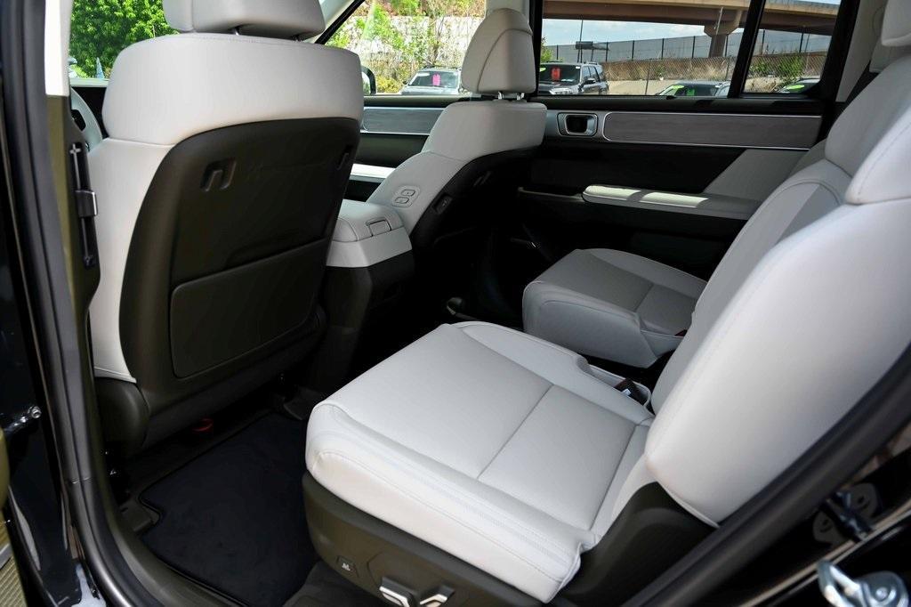 new 2025 Hyundai SANTA FE HEV car, priced at $48,325