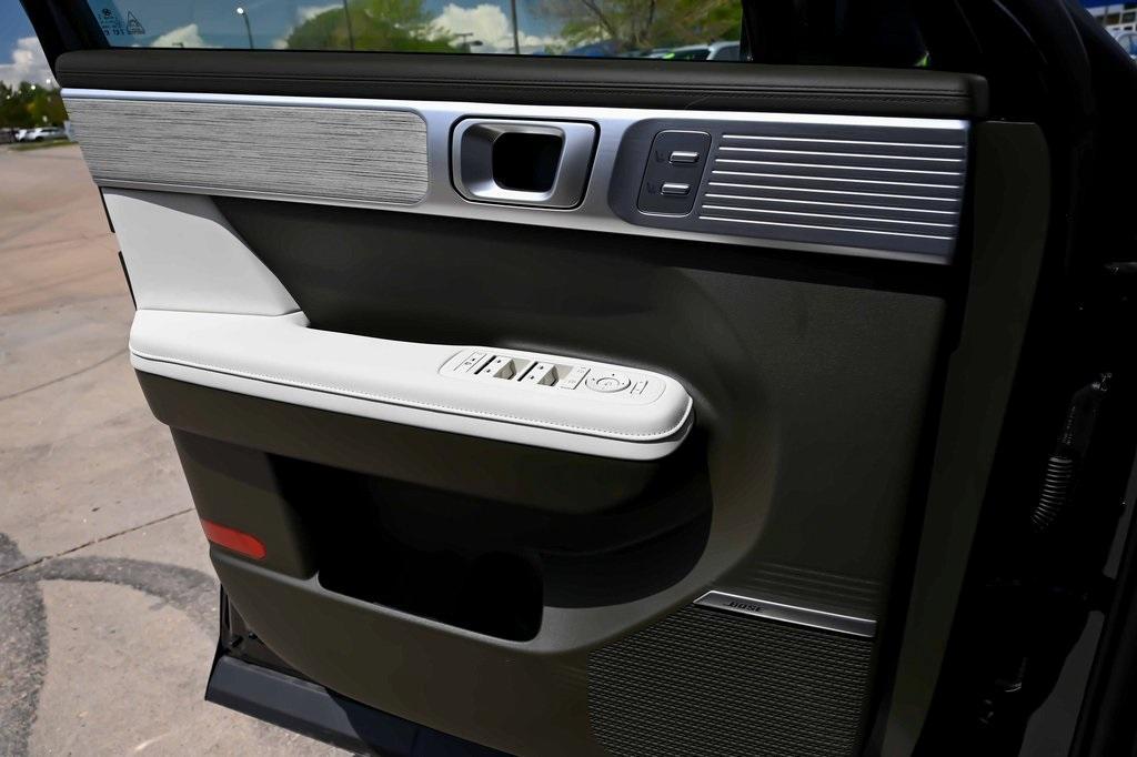new 2025 Hyundai SANTA FE HEV car, priced at $48,325