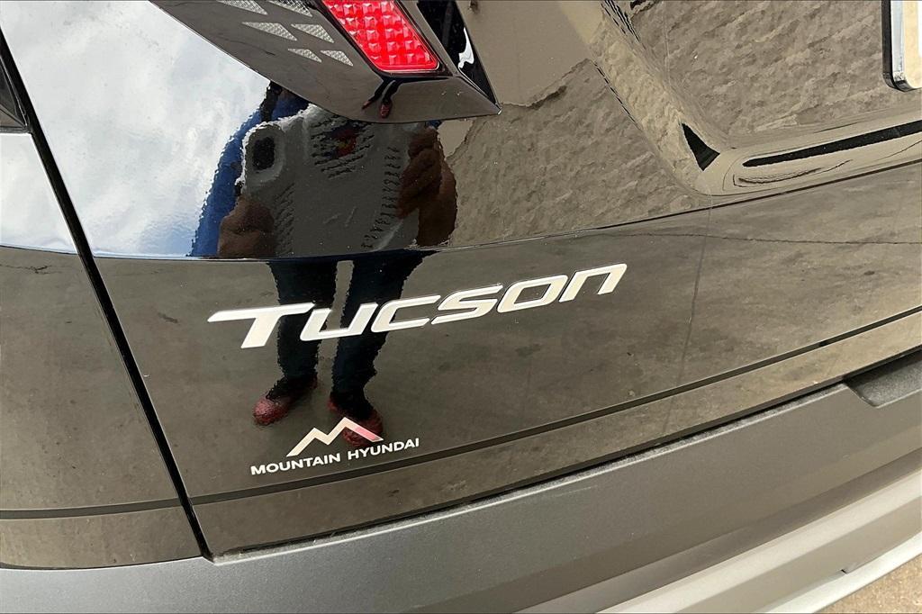 new 2025 Hyundai TUCSON Hybrid car, priced at $34,915