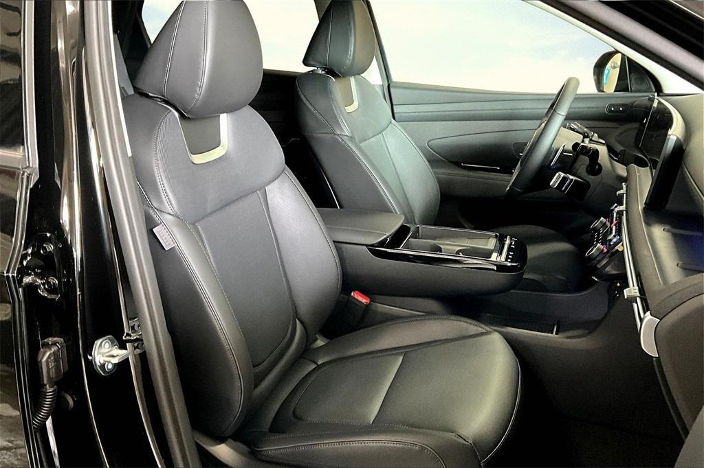 new 2025 Hyundai TUCSON Hybrid car, priced at $40,815
