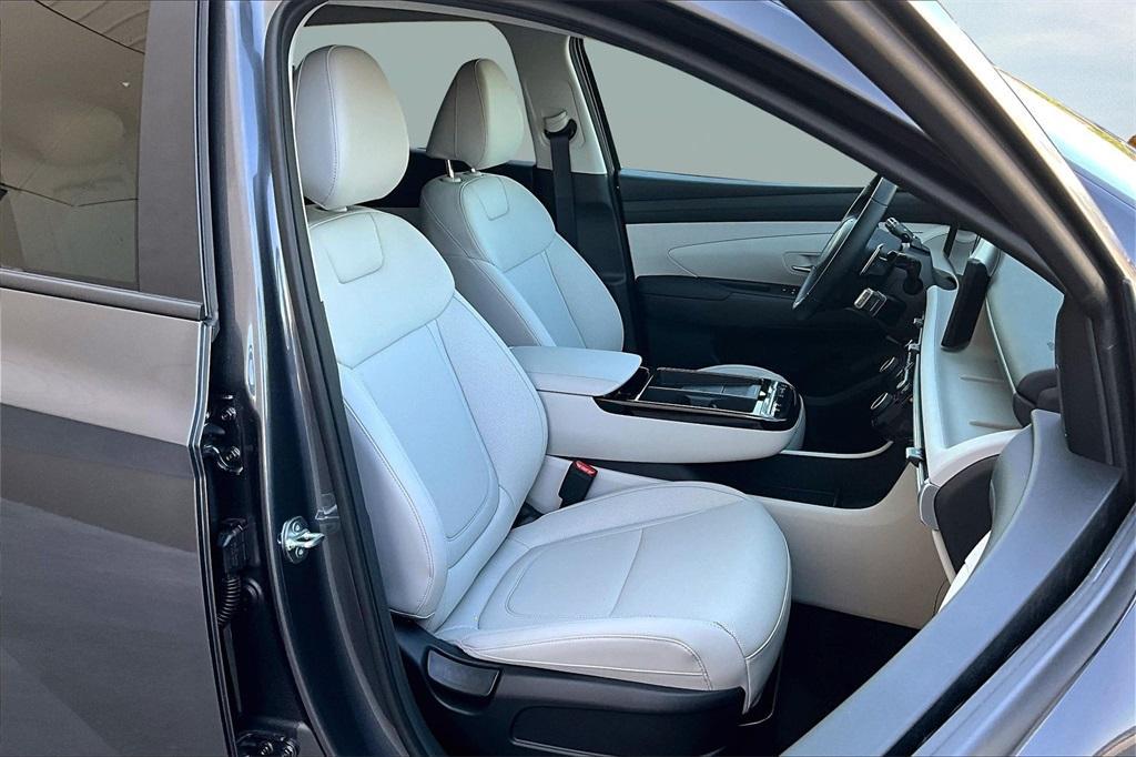 new 2025 Hyundai TUCSON Hybrid car, priced at $33,240