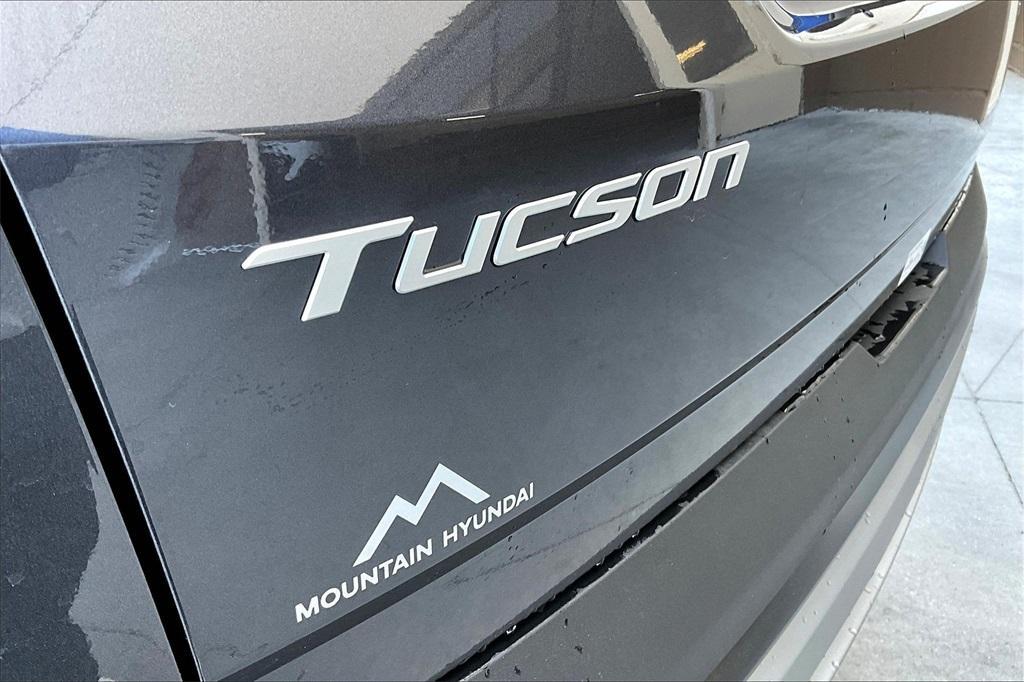 new 2025 Hyundai TUCSON Hybrid car, priced at $33,240