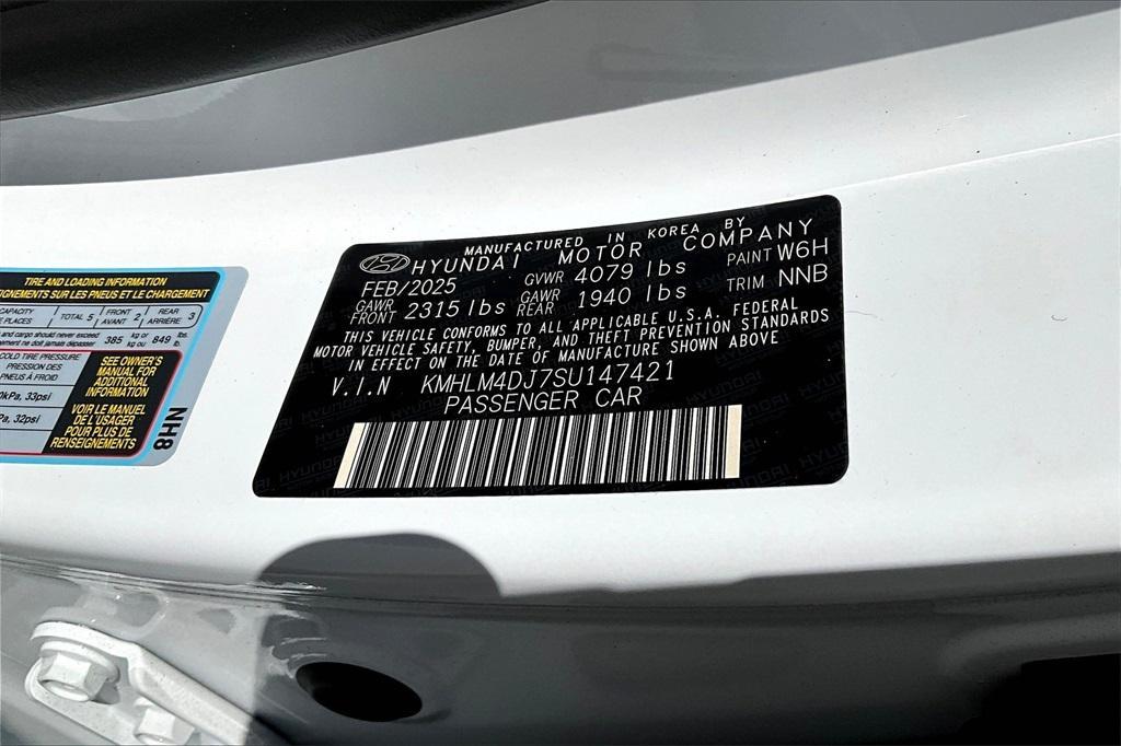 new 2025 Hyundai ELANTRA HEV car, priced at $27,090