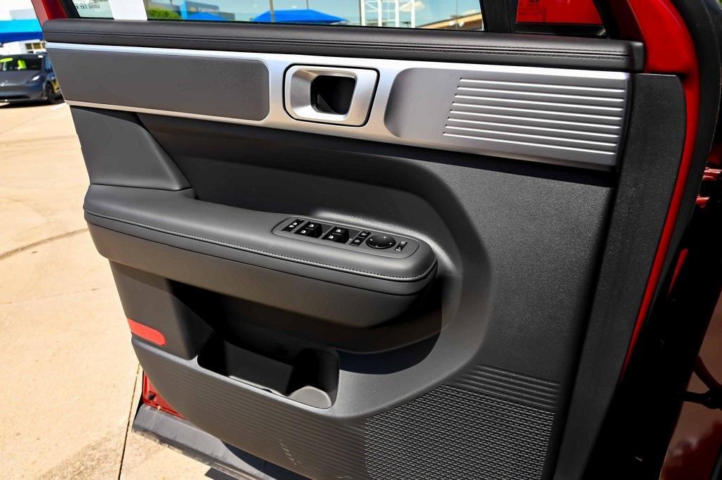 new 2025 Hyundai Santa Fe car, priced at $37,520