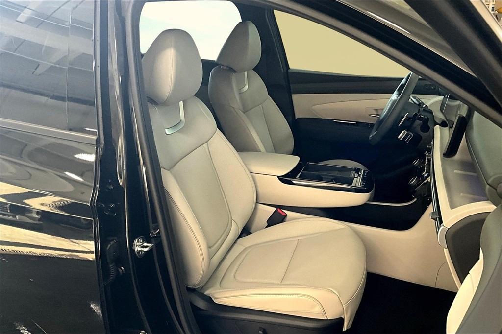 new 2025 Hyundai TUCSON Hybrid car, priced at $40,145