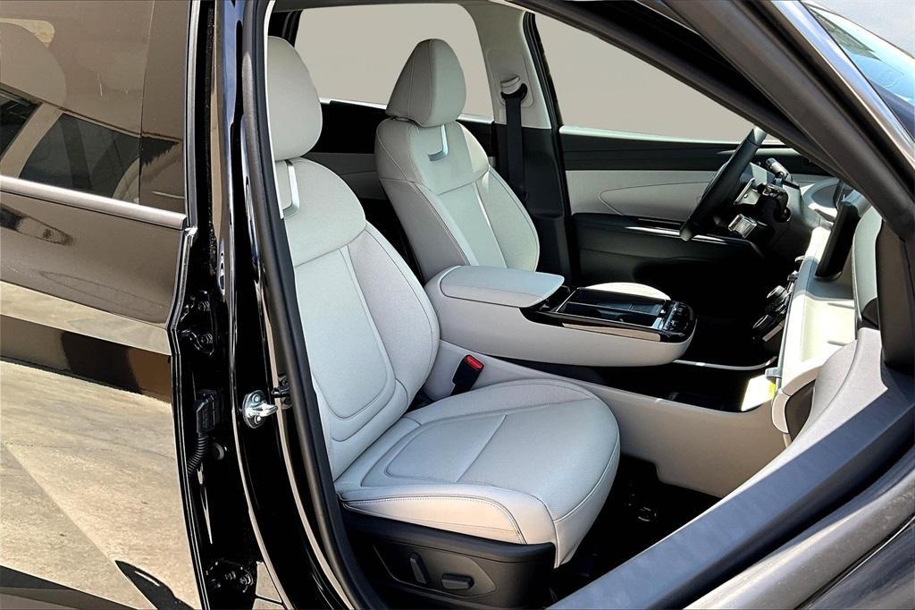 new 2025 Hyundai TUCSON Hybrid car, priced at $40,885