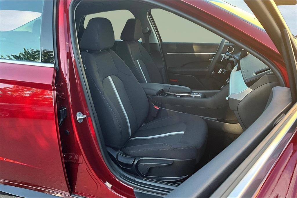new 2025 Hyundai Sonata car, priced at $28,180