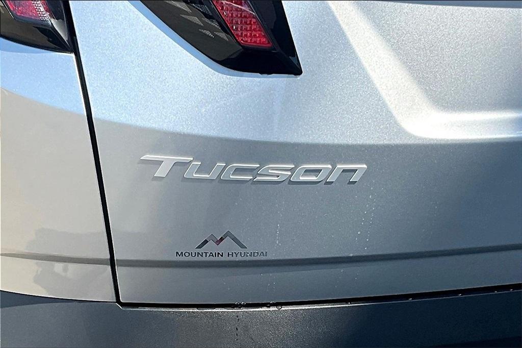 new 2025 Hyundai TUCSON Hybrid car, priced at $40,150