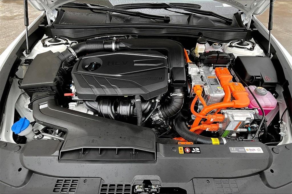 new 2025 Hyundai Sonata Hybrid car, priced at $31,330
