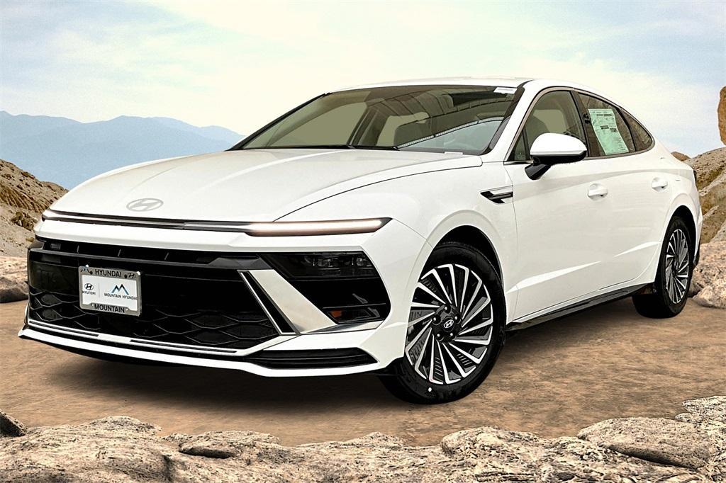 new 2025 Hyundai Sonata Hybrid car, priced at $31,330