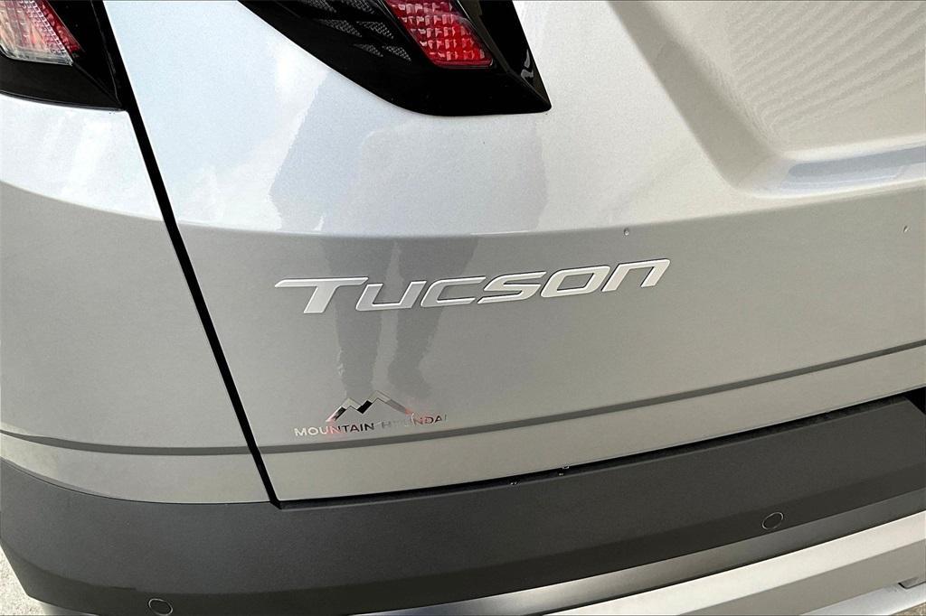 new 2025 Hyundai TUCSON Hybrid car, priced at $40,135