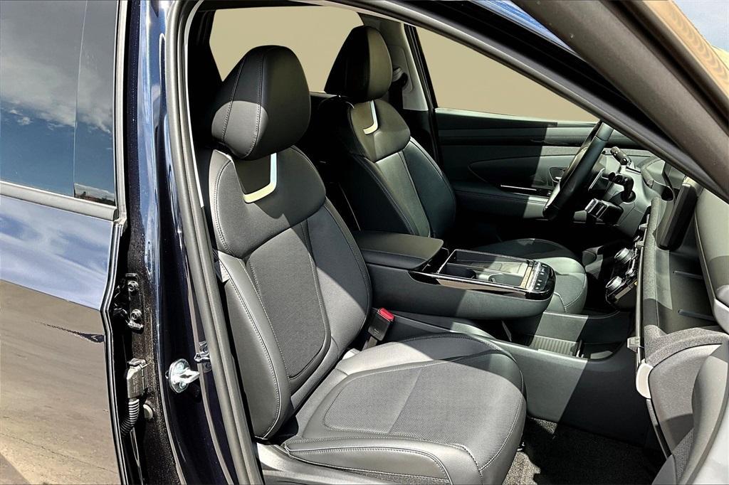 new 2025 Hyundai TUCSON Hybrid car, priced at $40,135