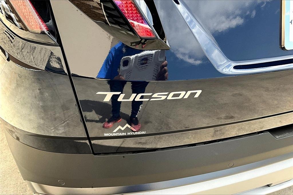 new 2025 Hyundai TUCSON Hybrid car, priced at $40,135