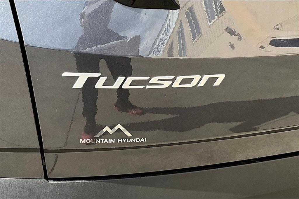new 2025 Hyundai TUCSON Hybrid car, priced at $34,915